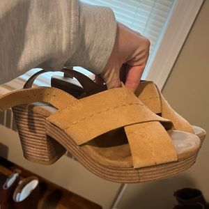 Toms brown wedge heels